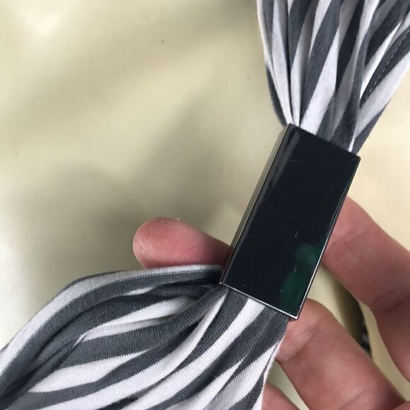 Kenneth
Cole NY size Medium Tank metal accent EUC - Picture 2 of 5